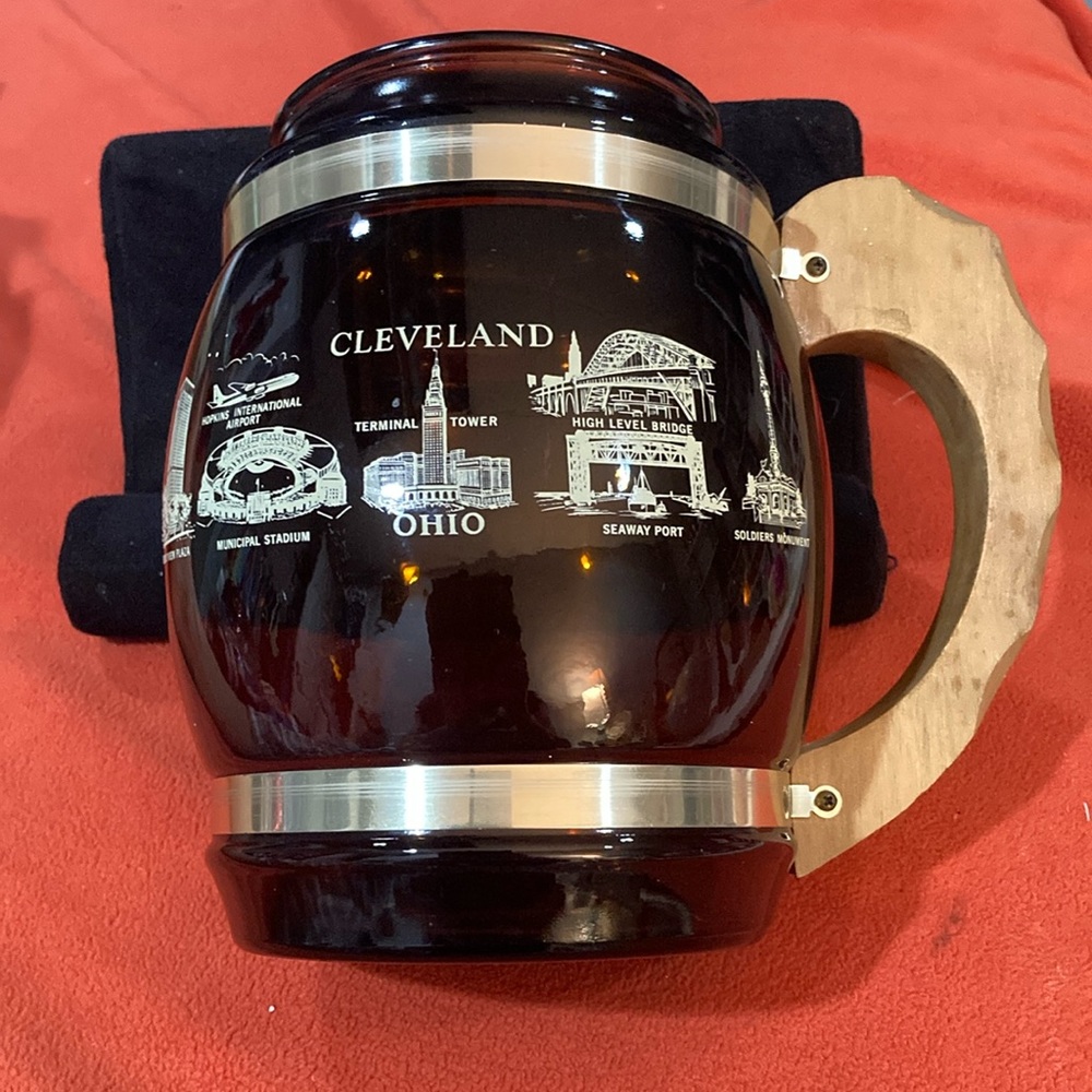 Vintage siesta ware mug Cleveland